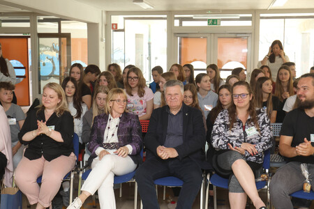 SPREJEM ČEŠKIH UČENCEV V OŠ CERKNICA 24 FOTO LJUBO VUKELIČ